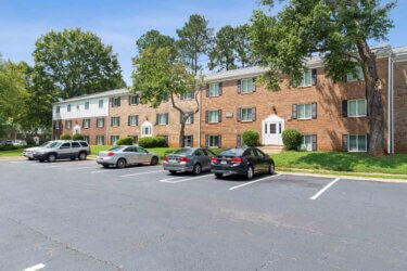 exterior at vesta bouldercrest apartments in atlanta ga